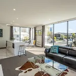 Kilmore Apartment - Christchurch Holiday Homes